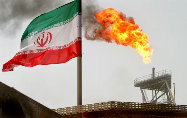 IRAN WARNS OIL BLOCKADE WILL CONTINUE UNTIL U.S AND ISRAEL END ATTACK