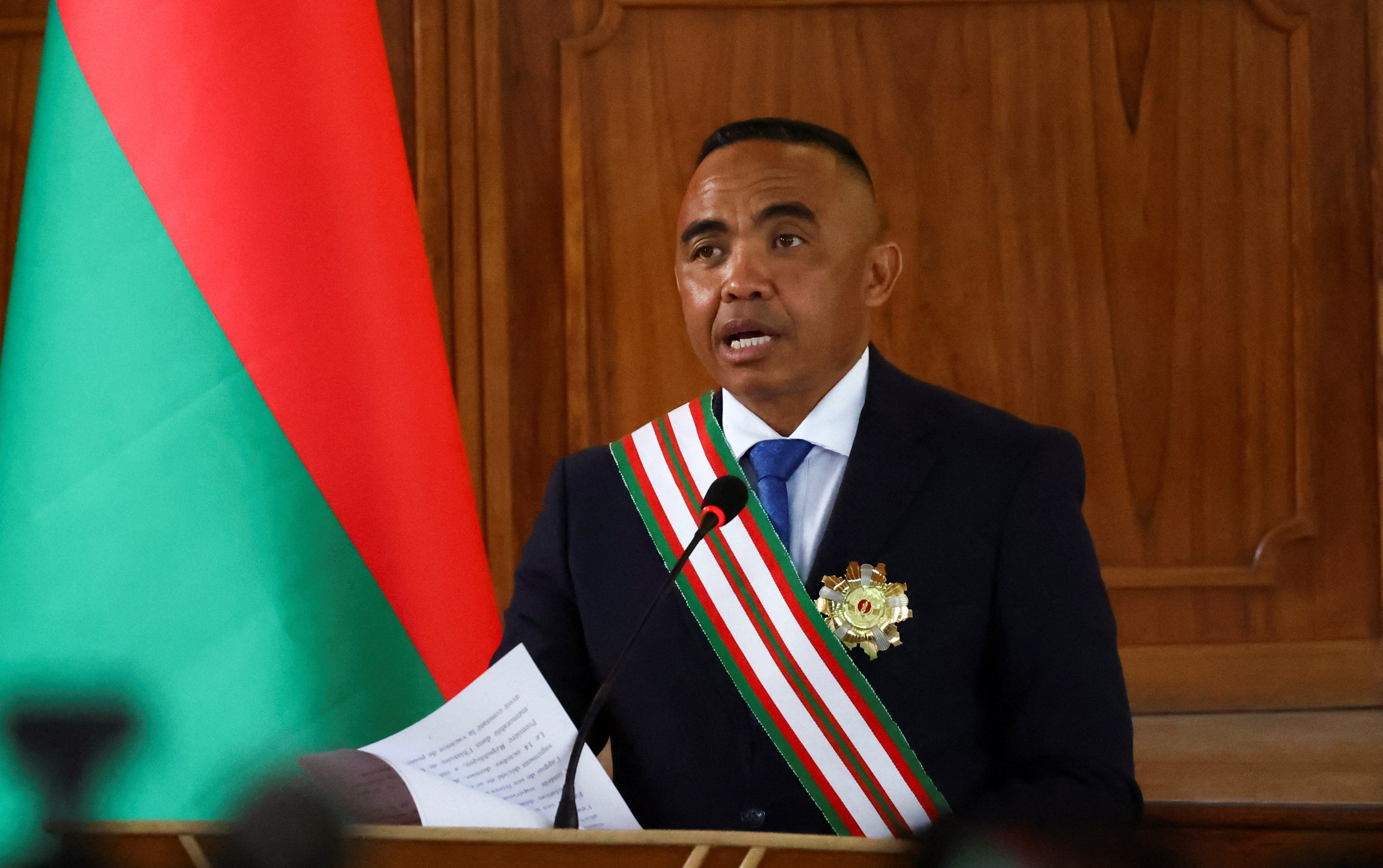 MADAGASCAR’S PRESIDENT DISSOLVES THE ENTIRE GOVERNMENT, DISMISS PRIME MINISTER